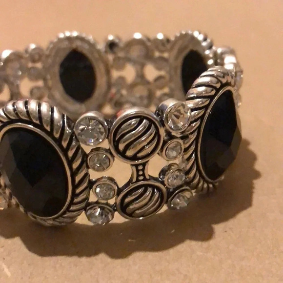 NEW BRACELET ELASTIC COSTUME JEWELRY BLACK - Picture 6 of 6